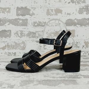 New Mia Amore Women's Striking Strap Wide Sandals D584